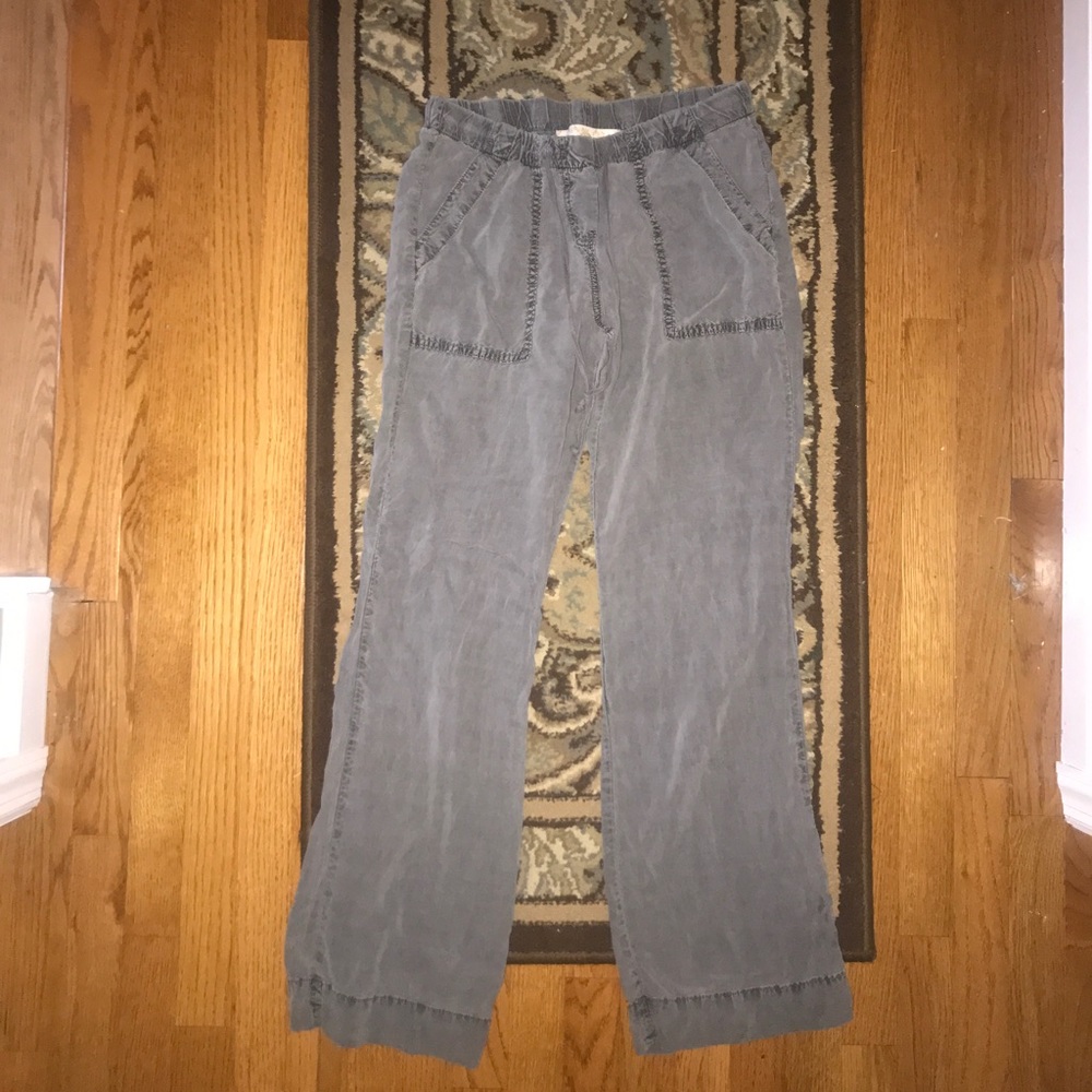 Green cargo pants